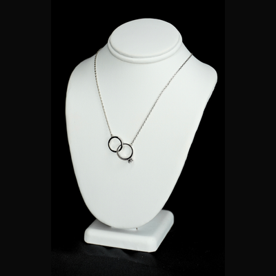 SILVER INTERLOCKING RINGS NECKLACE