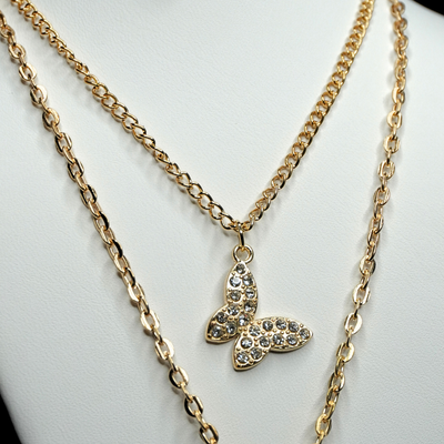 TRIPLE-LAYER PEARL AND BUTTERFLY NECKLACE